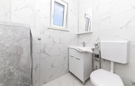 Location Maison 16 personnes à Okrug Donji - Photo 45