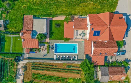 Location Maison 12 personnes à Donji Prolozac - Photo 7