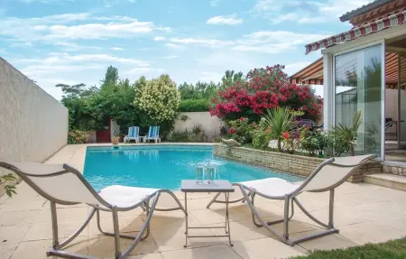 Location Maison 8 personnes à Milhaud - Photo 2