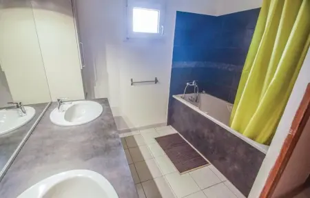 Location Maison 8 personnes à Milhaud - Photo 27