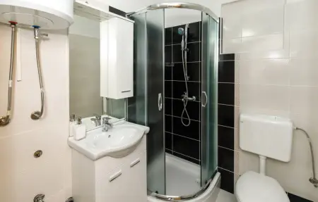 Location Maison 8 personnes à Knin - Photo 24