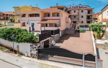 Location Maison 13 personnes à Liznjan - Photo 10