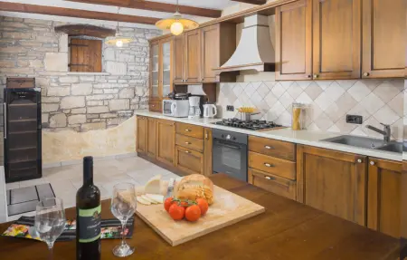 Location Maison 14 personnes à Tinjan - Photo 5