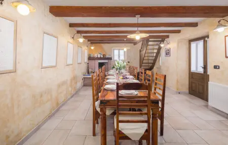 Location Maison 14 personnes à Tinjan - Photo 6