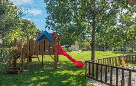 Location Maison 14 personnes à Tinjan - Photo 28