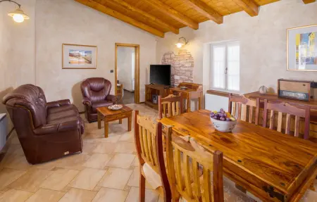 Location Maison 14 personnes à Tinjan - Photo 32