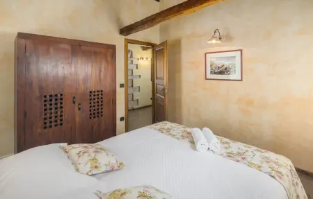 Location Maison 14 personnes à Tinjan - Photo 47