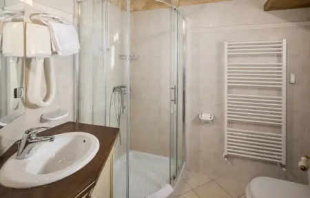 Location Maison 14 personnes à Tinjan - Photo 56