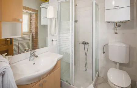 Location Maison 14 personnes à Tinjan - Photo 57