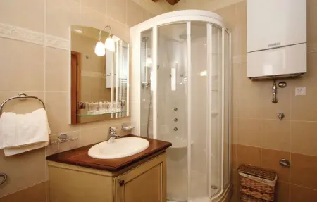 Location Maison 14 personnes à Tinjan - Photo 59