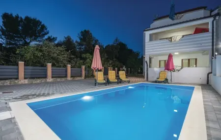 Location Maison 8 personnes à Pakostane - Photo 10