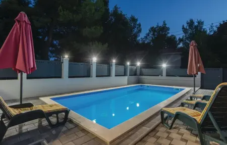 Location Maison 8 personnes à Pakostane - Photo 11