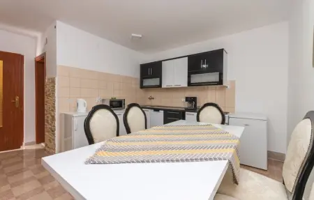 Location Maison 8 personnes à Pakostane - Photo 16