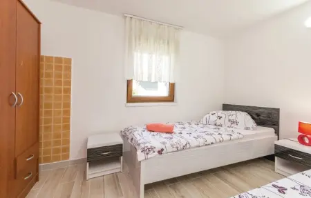 Location Maison 8 personnes à Pakostane - Photo 24