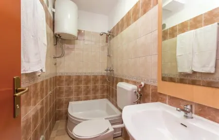 Location Maison 8 personnes à Pakostane - Photo 27