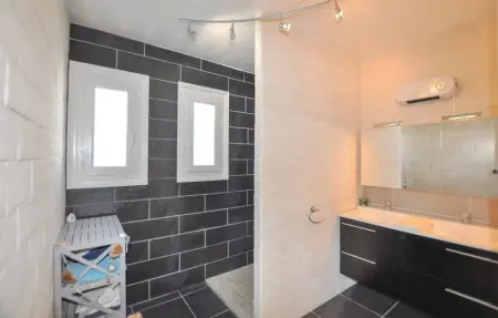 Location Maison 8 personnes à Baixas - Photo 23