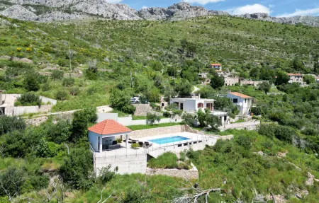 Nice home in Zrnovnica, Maison 8 personnes à Zrnovnica - Photo 13