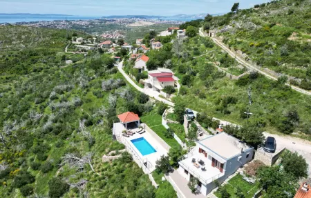 Nice home in Zrnovnica, Maison 8 personnes à Zrnovnica - Photo 16