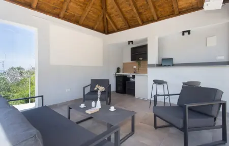 Nice home in Zrnovnica, Maison 8 personnes à Zrnovnica - Photo 17