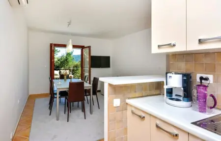 Nice home in Zrnovnica, Maison 8 personnes à Zrnovnica - Photo 32