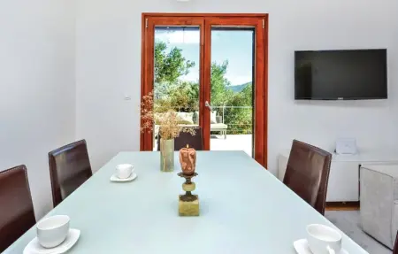 Nice home in Zrnovnica, Maison 8 personnes à Zrnovnica - Photo 33