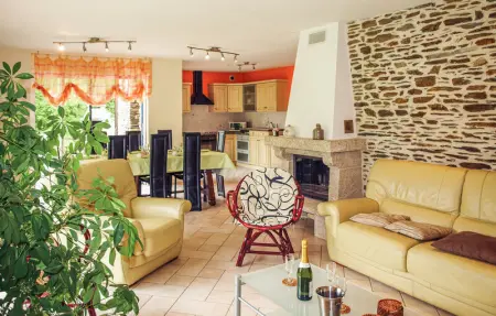 Location Maison 8 personnes à St Martin des Pres - Photo 2