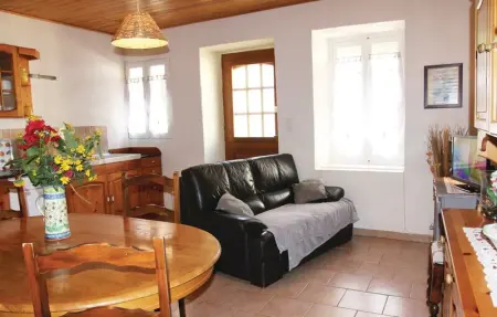 Location Maison 6 personnes à St. Julien de Peyrolas - Photo 1