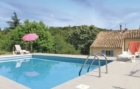 Location Maison 6 personnes à St. Julien de Peyrolas - Photo 2