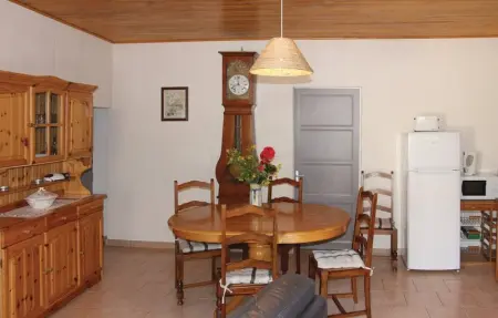 Location Maison 6 personnes à St. Julien de Peyrolas - Photo 4