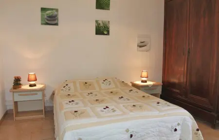 Location Maison 6 personnes à St. Julien de Peyrolas - Photo 16