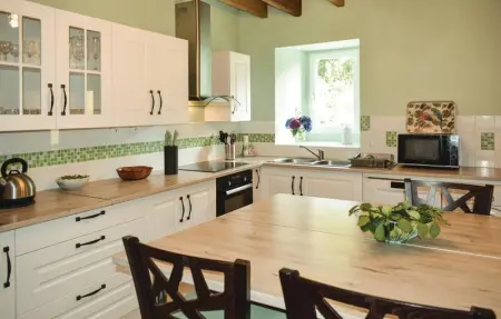 Location Maison 6 personnes à Trezeny - Photo 4