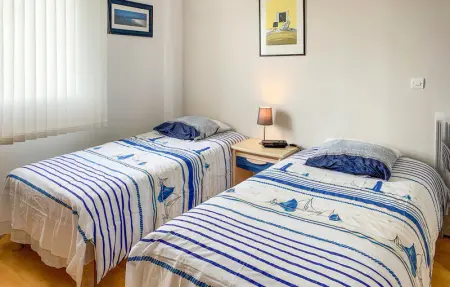 Nice home Saint Germain, Maison 6 personnes à Saint Germain sur Ay - Photo 17