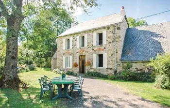 Cantal, Maison à RIOM ÈS MONTAGNES FUC012 N°552126