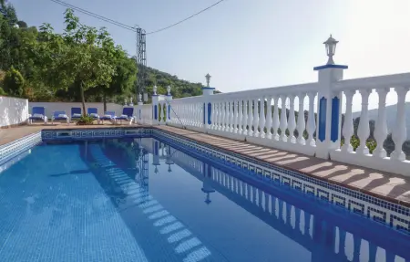 Location Maison 15 personnes à Sayalonga - Photo 3