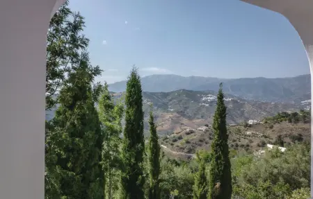 Location Maison 15 personnes à Sayalonga - Photo 12