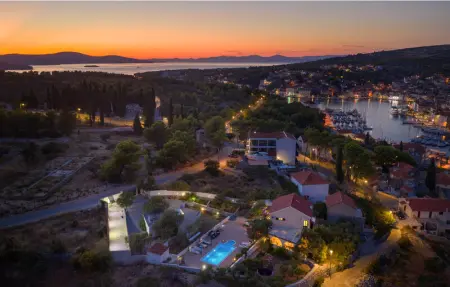 Location Maison 11 personnes à Milna - Photo 2