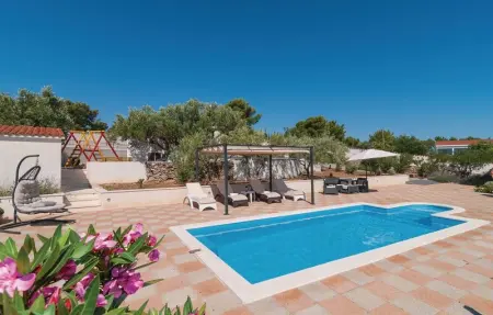 Location Maison 11 personnes à Milna - Photo 8