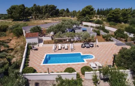 Location Maison 11 personnes à Milna - Photo 10