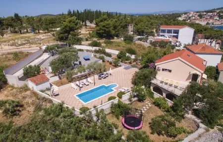 Location Maison 11 personnes à Milna - Photo 19