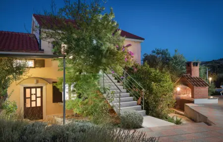 Location Maison 11 personnes à Milna - Photo 32