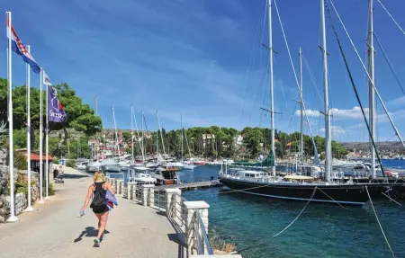 Location Maison 11 personnes à Milna - Photo 60