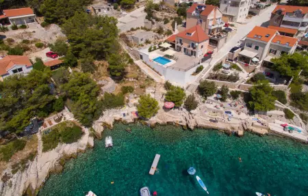 Location Maison 8 personnes à Milna - Photo 1