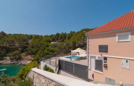 Location Maison 8 personnes à Milna - Photo 19