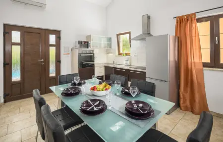 Location Maison 6 personnes à Liznjan - Photo 3