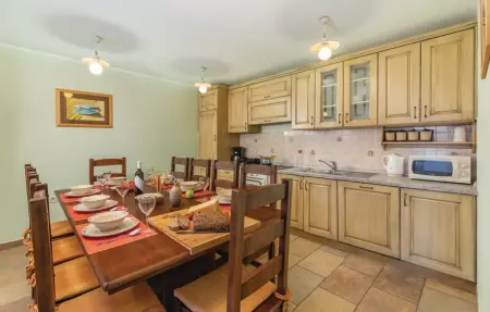 Location Maison 10 personnes à Tinjan - Photo 3