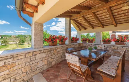 Location Maison 10 personnes à Tinjan - Photo 5