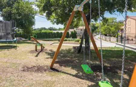 Location Maison 10 personnes à Tinjan - Photo 7