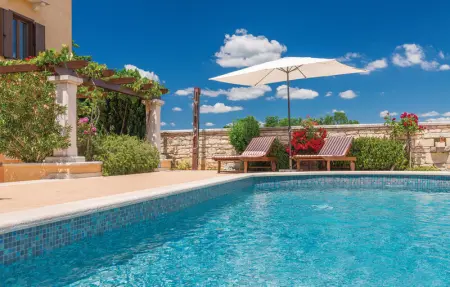 Location Maison 10 personnes à Tinjan - Photo 14