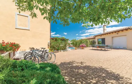 Location Maison 10 personnes à Tinjan - Photo 18