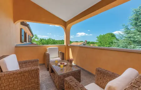 Location Maison 10 personnes à Tinjan - Photo 21